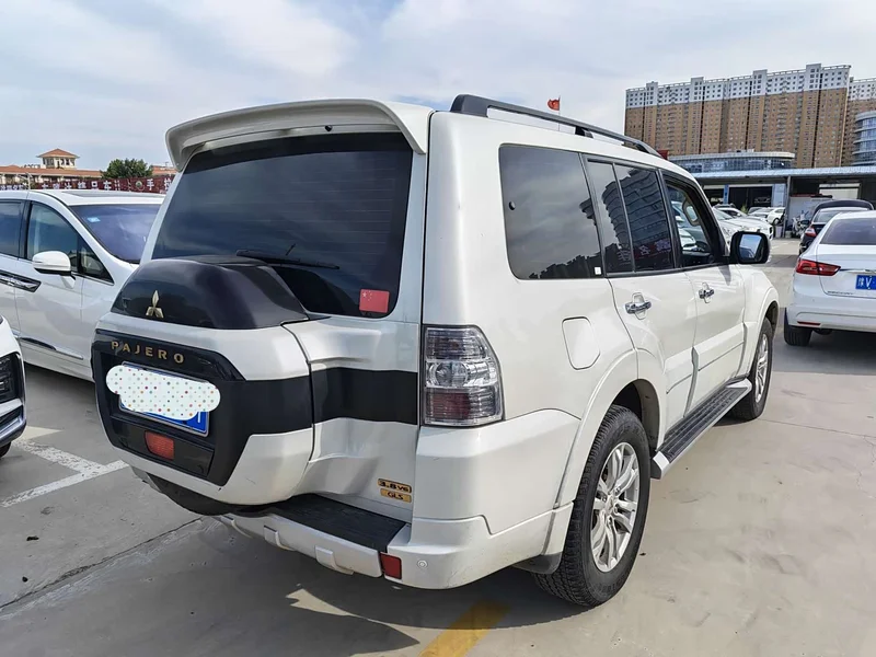 Mitsubishi Pajero (Imported) — фото 5