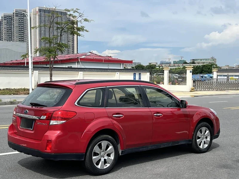 Subaru Outback — фото 8