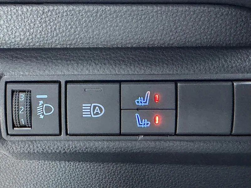 Toyota Corolla — фото 16