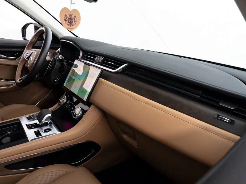Jaguar F-PACE — фото 13