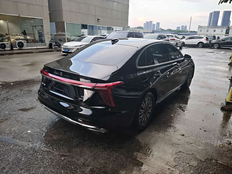 Hongqi H5 — фото 15
