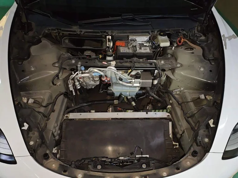 Tesla Model 3 — фото 16