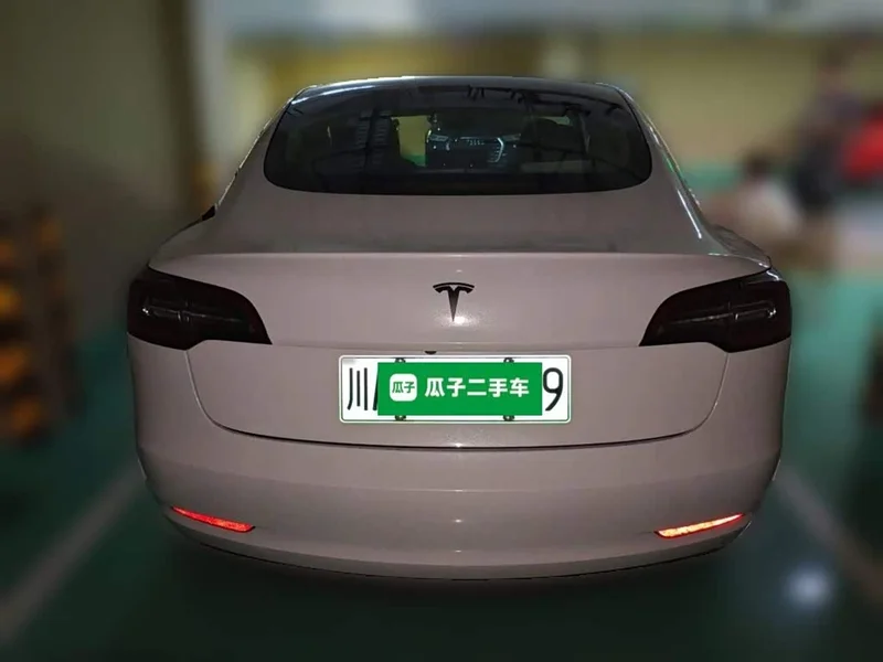 Tesla Model 3 — фото 3
