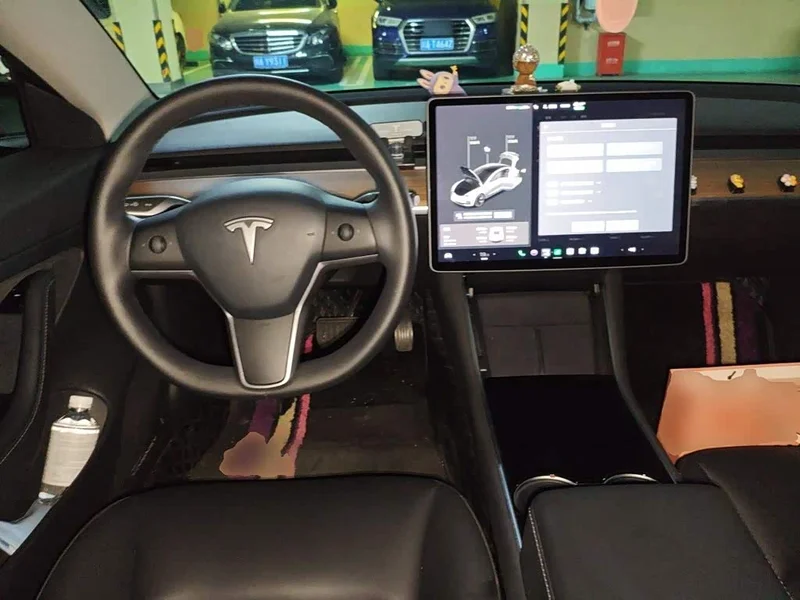 Tesla Model 3 — фото 5