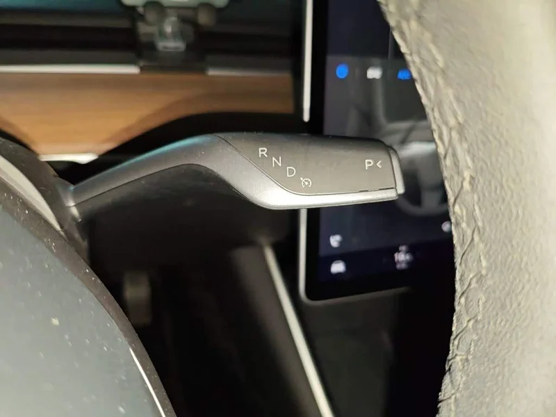 Tesla Model 3 — фото 10
