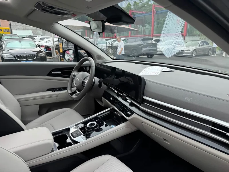Kia Sportage — фото 12
