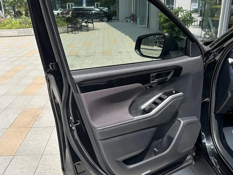 Toyota Highlander — фото 12