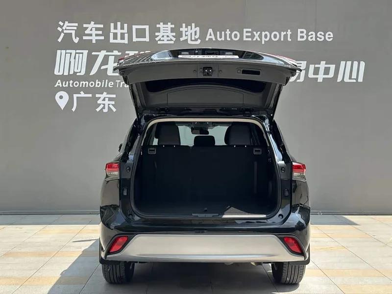 Toyota Highlander — фото 13