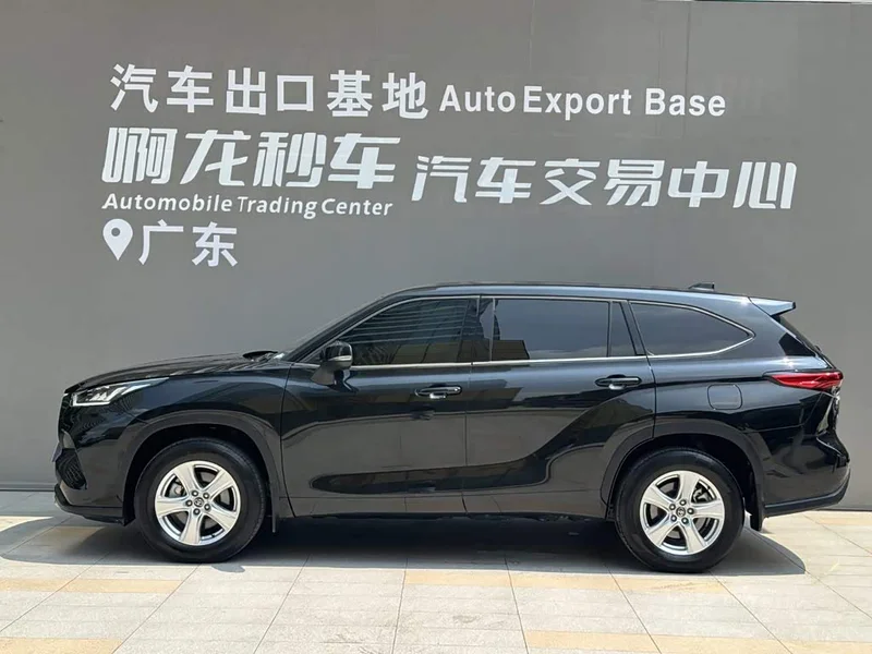 Toyota Highlander — фото 3