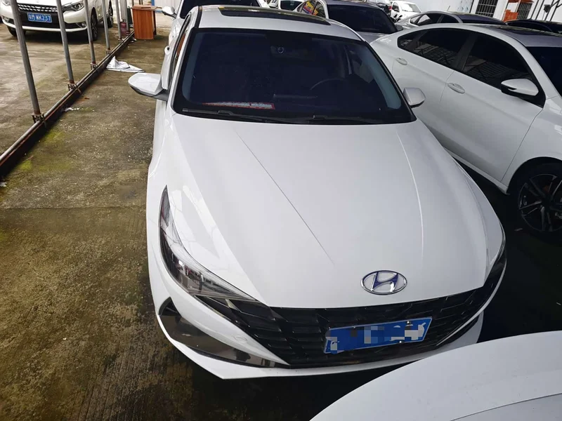 Hyundai Elantra — фото 2