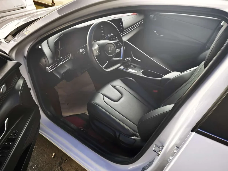 Hyundai Elantra — фото 4