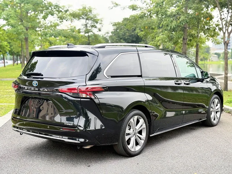 Toyota Sienna — фото 4