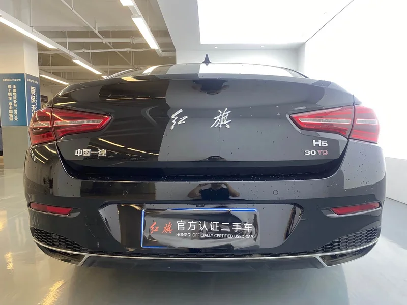 Hongqi H5 — фото 16