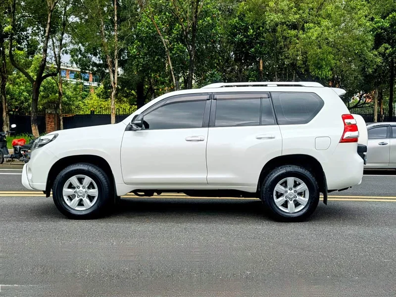 Toyota Prado (Imported) — фото 4