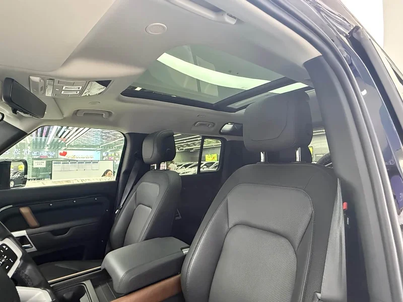 Land Rover Defender — фото 17