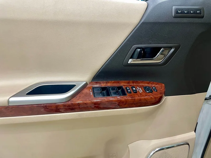 Toyota Alphard — фото 16