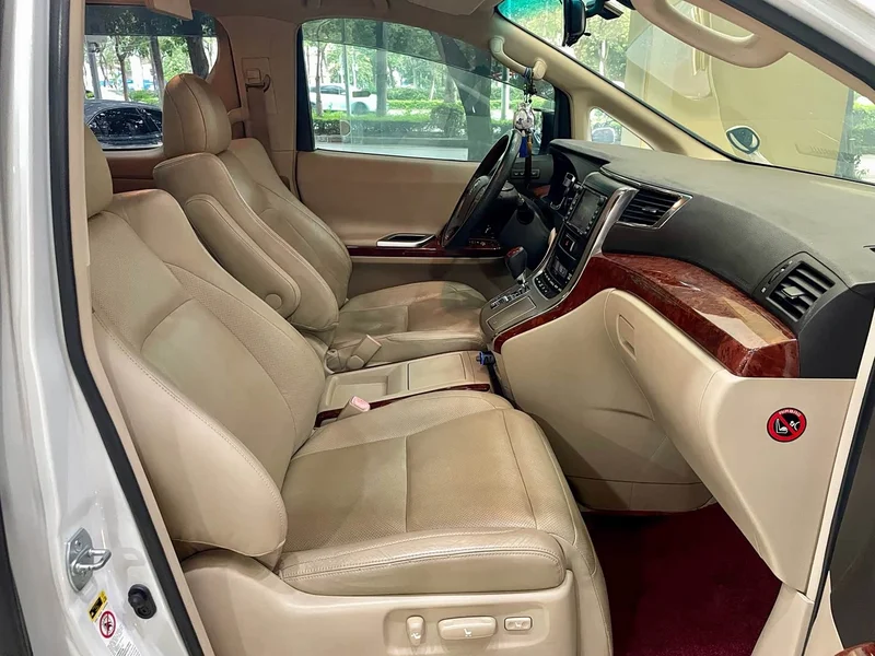 Toyota Alphard — фото 10