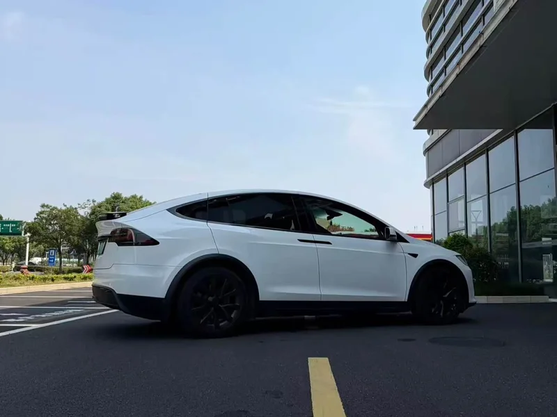 Tesla Model X — фото 6