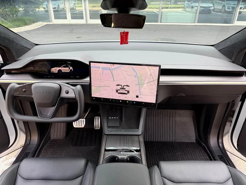 Tesla Model X — фото 9