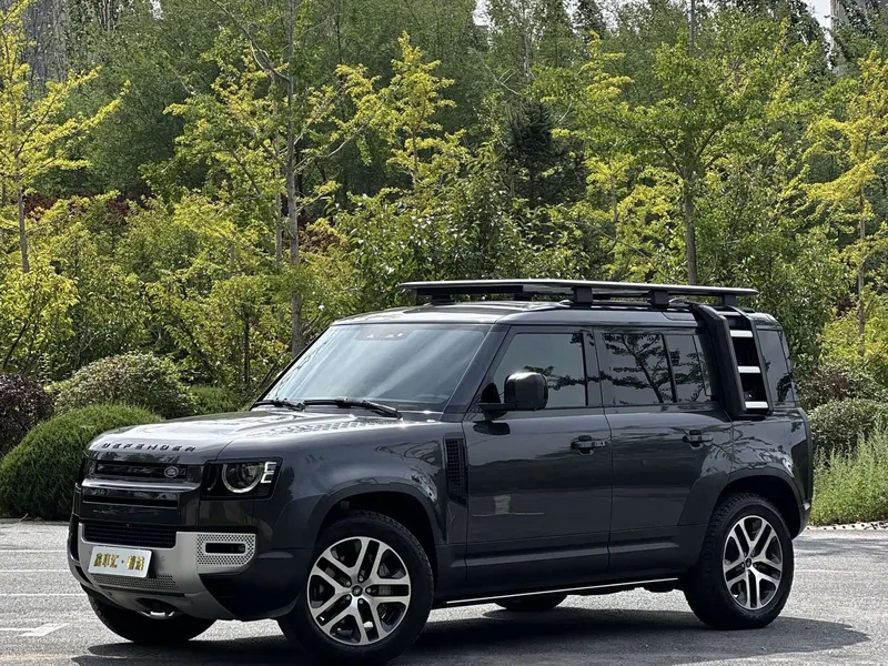 Land Rover Defender — фото 1