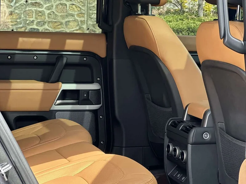 Land Rover Defender — фото 10