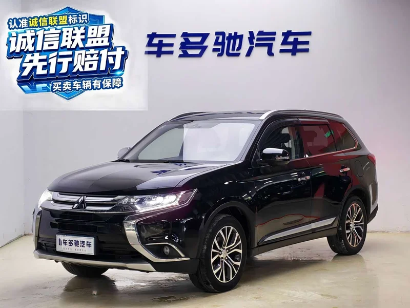 Mitsubishi Outlander — фото 1