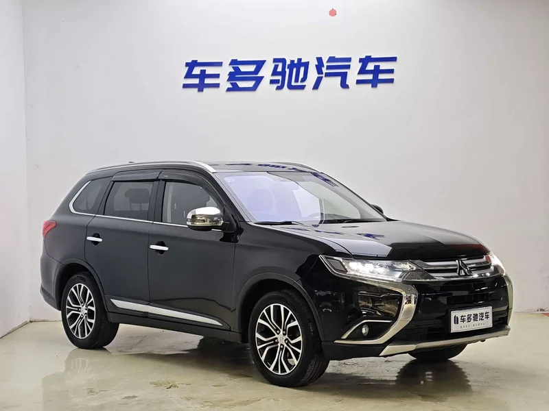 Mitsubishi Outlander — фото 2