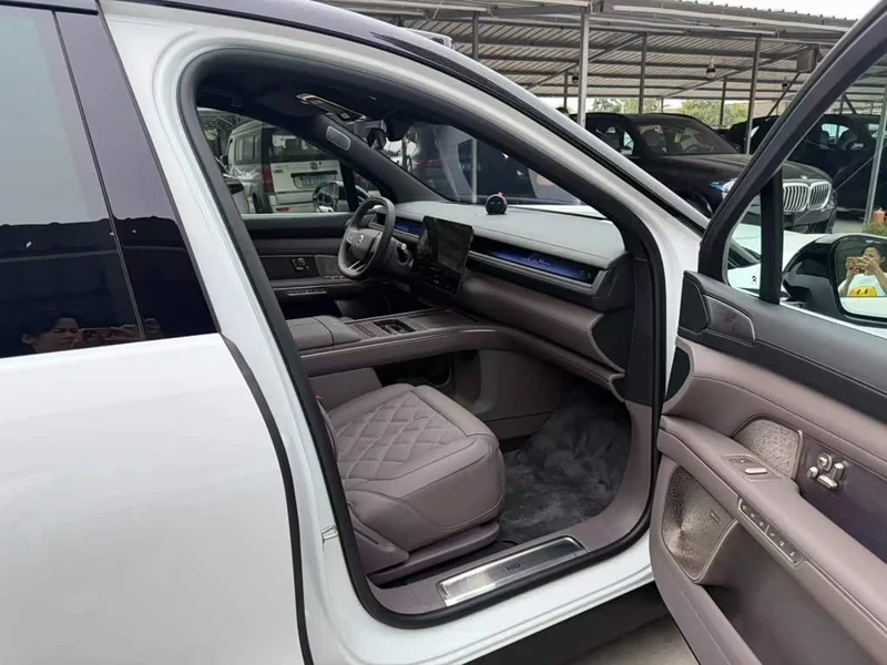 NIO ES8 — фото 16