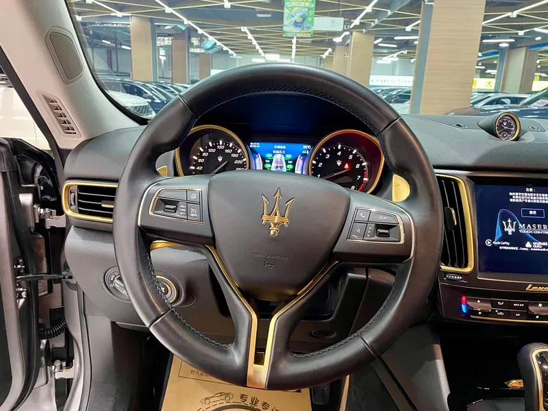 Maserati Levante — фото 15