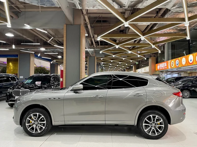 Maserati Levante — фото 4
