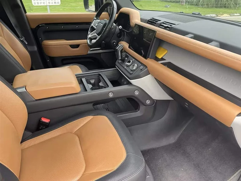Land Rover Defender — фото 12