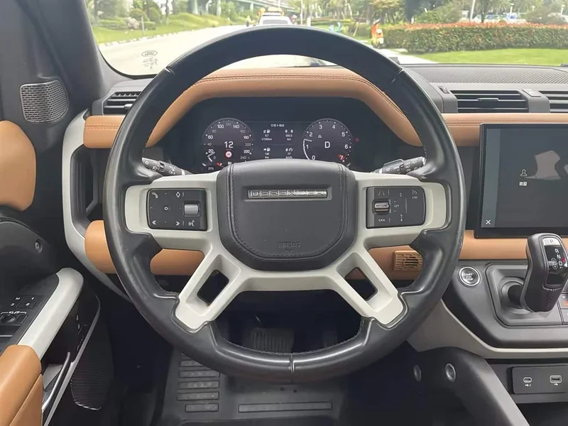 Land Rover Defender — фото 15