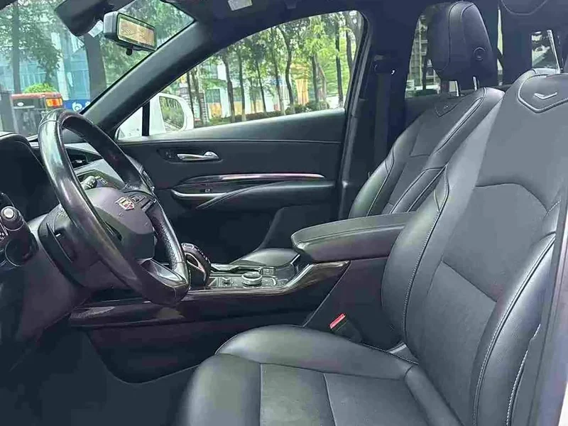 Cadillac XT4 — фото 9