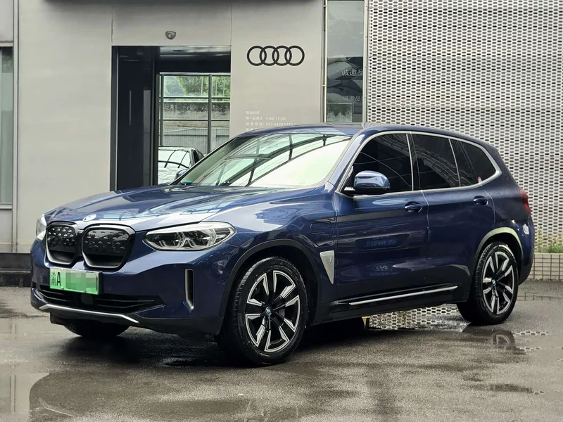 BMW iX3 — фото 1