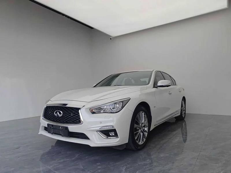 Infiniti Q50L — фото 1