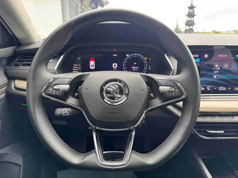 Volkswagen Octavia — фото 16