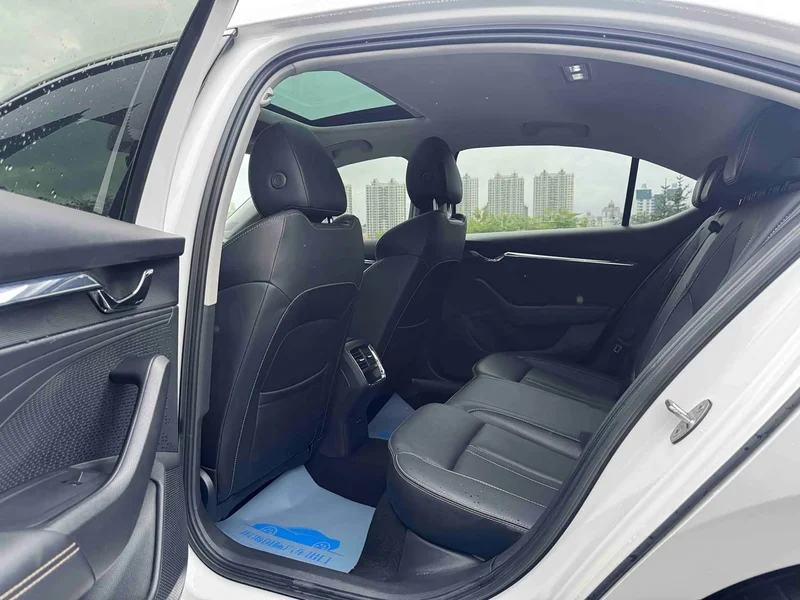 Volkswagen Octavia — фото 8