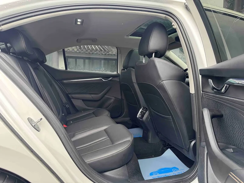 Volkswagen Octavia — фото 9