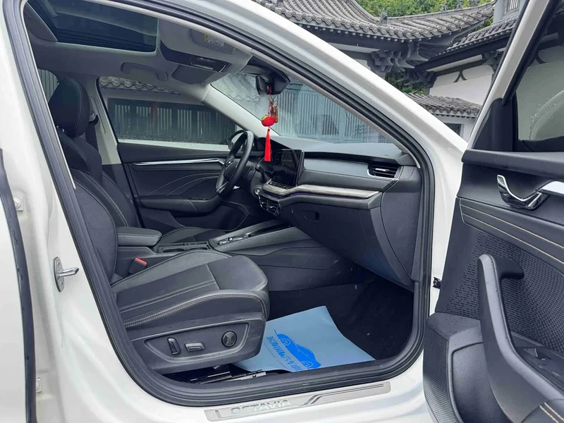 Volkswagen Octavia — фото 10