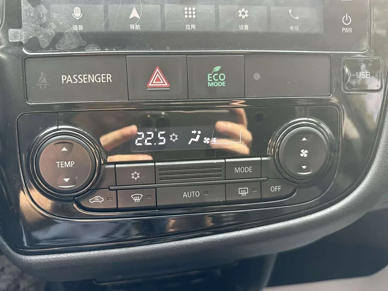 Mitsubishi Outlander — фото 11