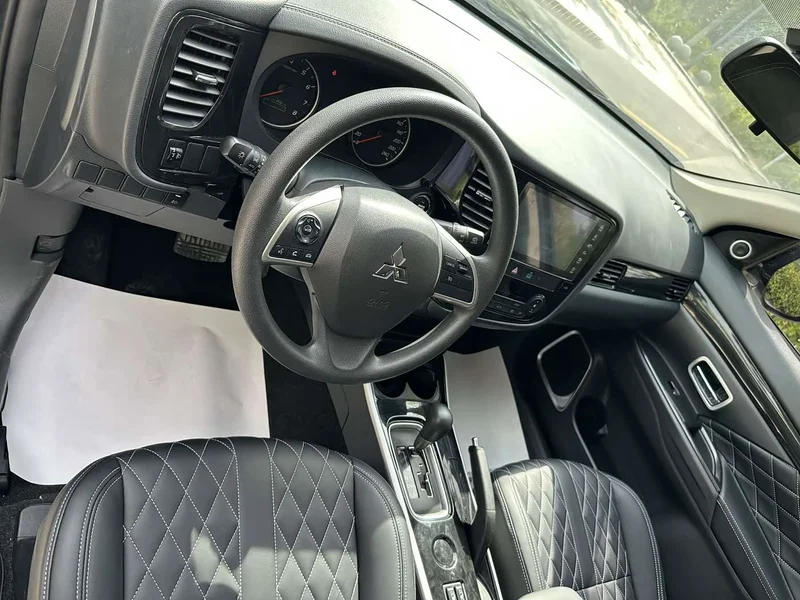 Mitsubishi Outlander — фото 13