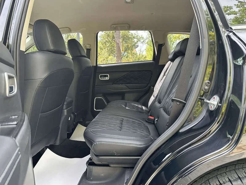 Mitsubishi Outlander — фото 14