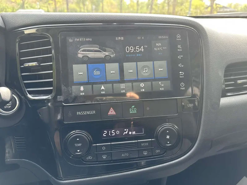Mitsubishi Outlander — фото 16