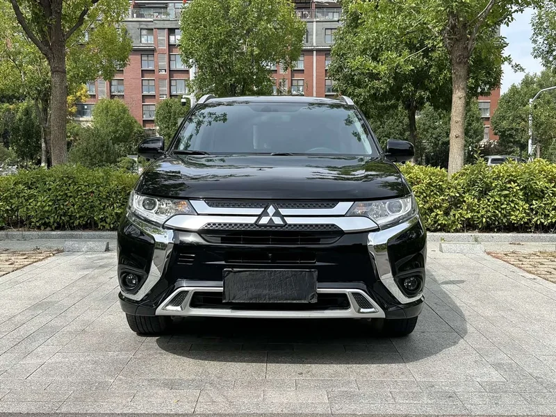Mitsubishi Outlander — фото 2
