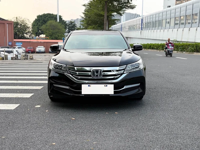 Honda Accord — фото 2