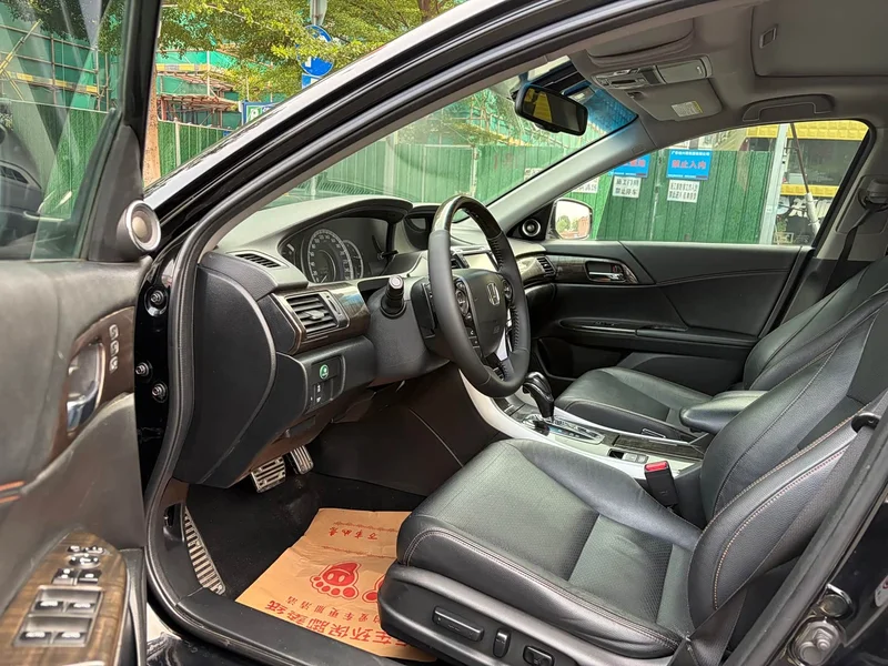 Honda Accord — фото 4