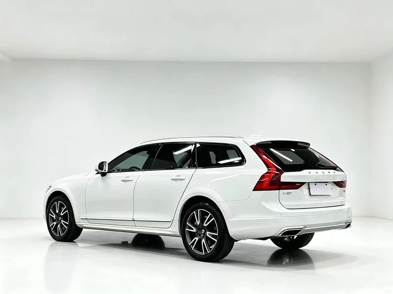 Volvo V90 — фото 2