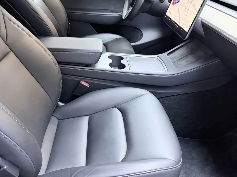 Tesla Model Y — фото 11