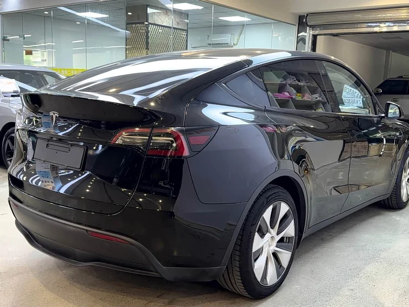 Tesla Model Y — фото 5