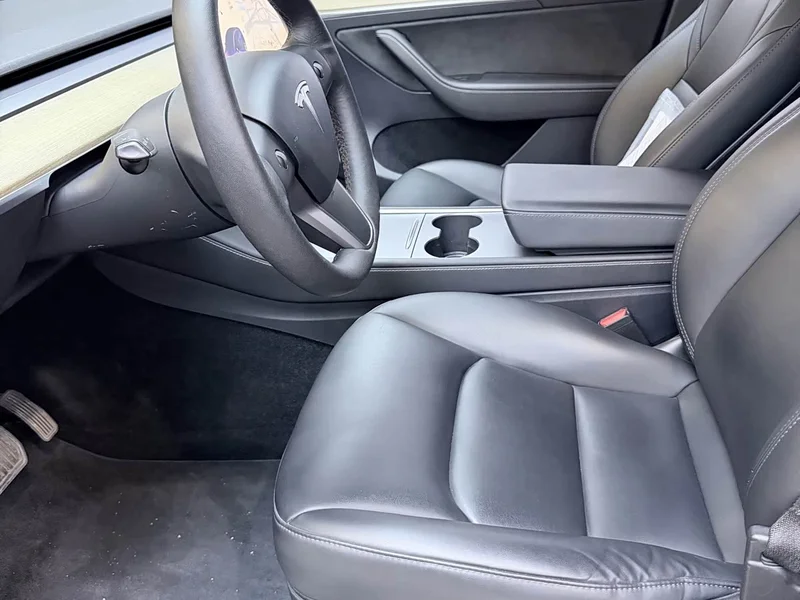 Tesla Model Y — фото 9